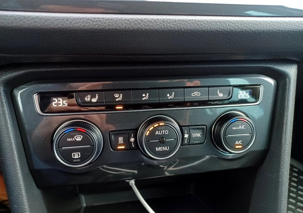 Volkswagen Tiguan cena 97900 przebieg: 153000, rok produkcji 2019 z Gołańcz małe 742